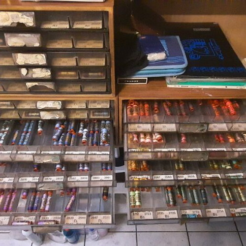 Tubino sewing threads 1430 pieces with vintage stands