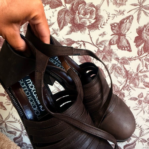 Gianna Kazakou brown vintage sandals never worn with imperfections size 36