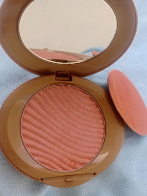 Πούδρα κόμπακτ natural shimmer bronze Avon μεταχειρισμένη, ιριδίζουσα
