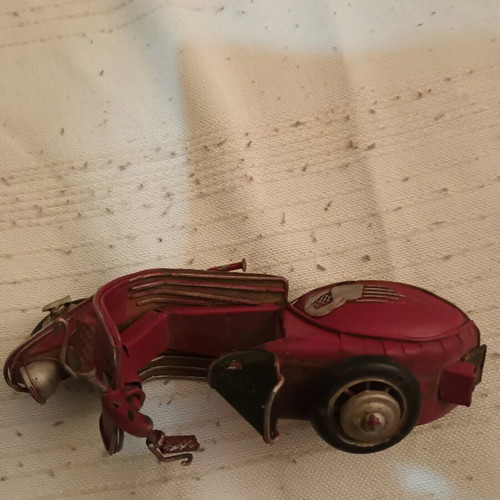 miniature of an old Vespa (370)