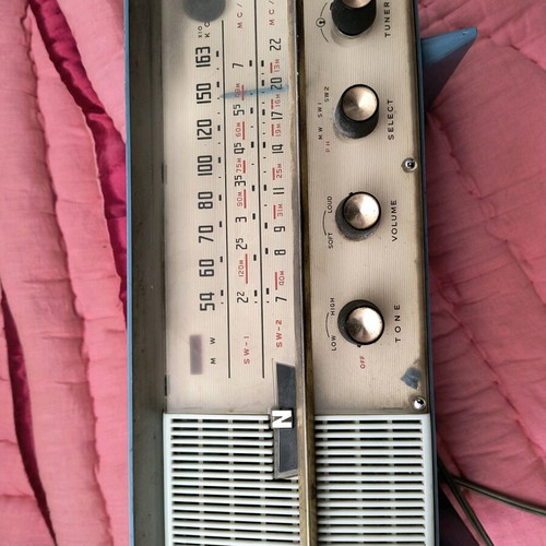 Collectible radio used from the 1960s with a crack