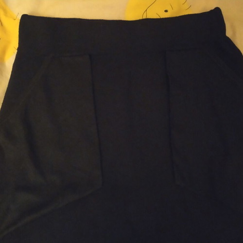 Knitted skirt size S-M, black, elastic waist, pockets