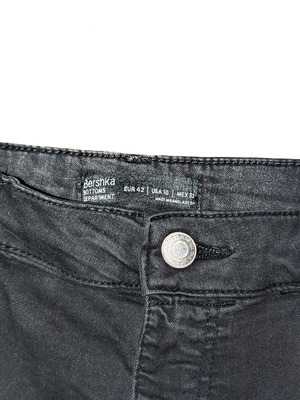 Γυναικείο Μαύρο Ripped Slim Tζιν Bershka σαν καινούργιο, μέγεθος 42