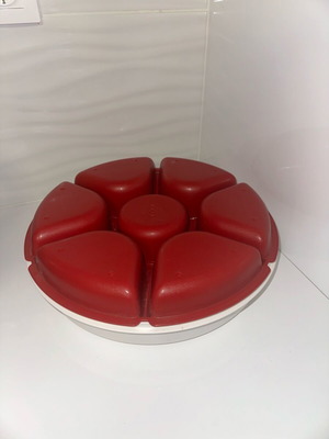 Tupperware δοχείο καινούργιο με καπάκι για αλλαντικά και τυριά