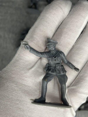 Solpa Military Figures 1970 like new