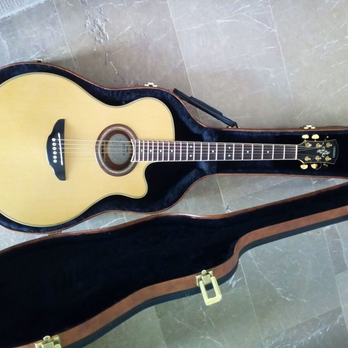 Yamaha APX-8A acoustic guitar like new with case
