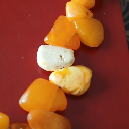 Necklace with natural amber, 42 cm length, like new