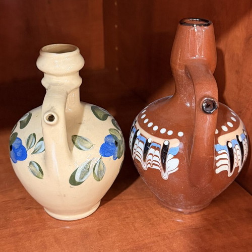 Ceramic set used, 2 decorative jugs and 8 cups