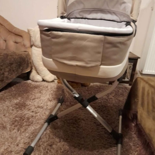 Inglesina bassinet like new with base and Greco Strom mattresses