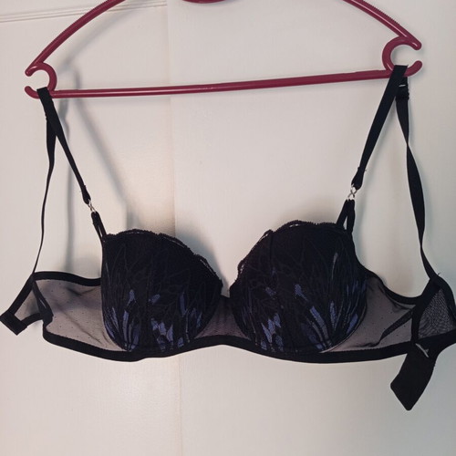 Triumph Amourette Whip Lace Bra 75D like new, black and blue