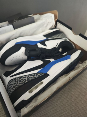 Nike Air Jordan sneakers νούμερο 45.5 με δώρο smartwatch