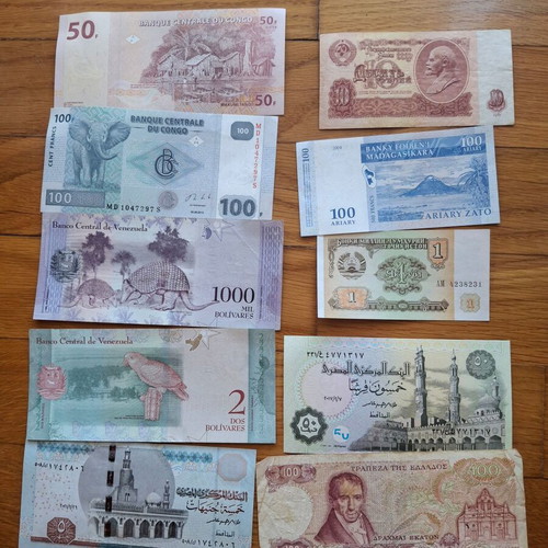 Banknotes used, set of 50 from around the world