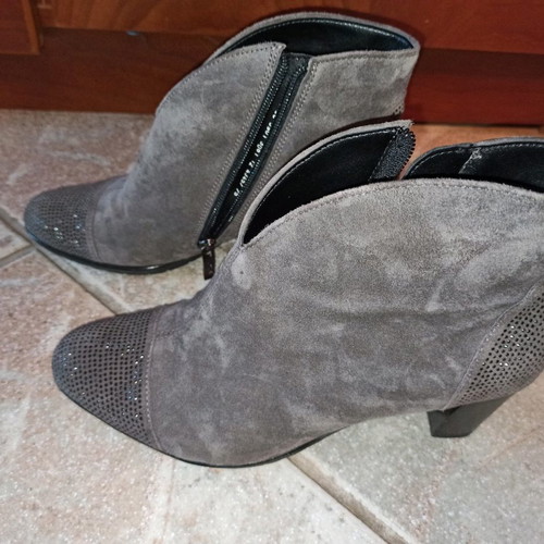 Luftpolster ankle boots like new, grey suede, size 37.5