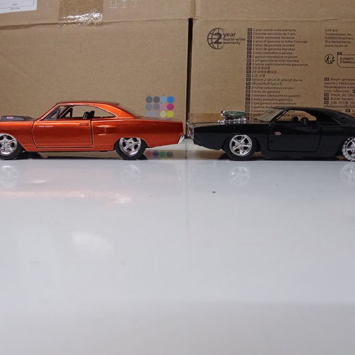 Jada Toys Fast & Furious die-cast cars used, Plymouth Road Runner & Dodge Charger 1:32 set