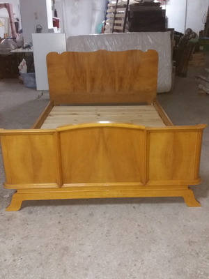 Ξύλινο μονό κρεβάτι σε άριστη κατάσταση 240x130