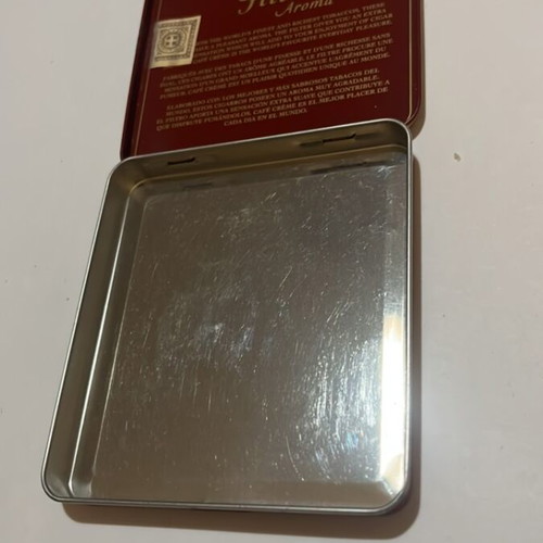 Empty cigar box Cafe crème used
