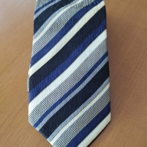 Te di hua lun silk men's tie new in box, navy blue stripes