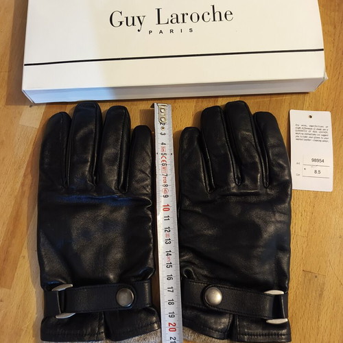 Guy Laroche leather gloves like new, black