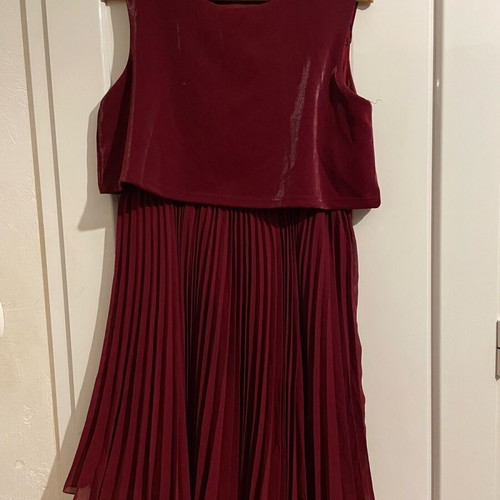 Deal pleated occasion dress XXL like new