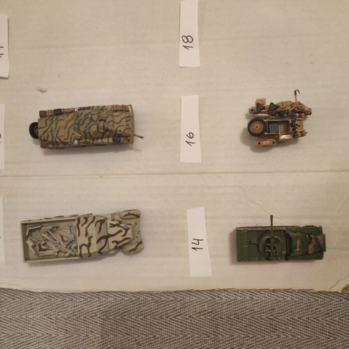 Metal battle tank models used, set of 14
