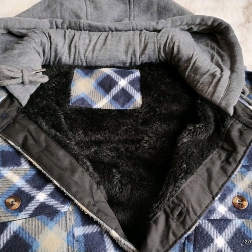 Men's fleece plaid jackets with hood and fur lining like new, size L