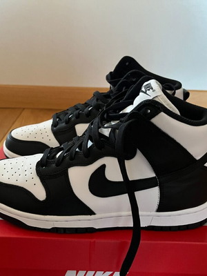 Nike Dunk Panda sneakers new, size 40.5, black and white