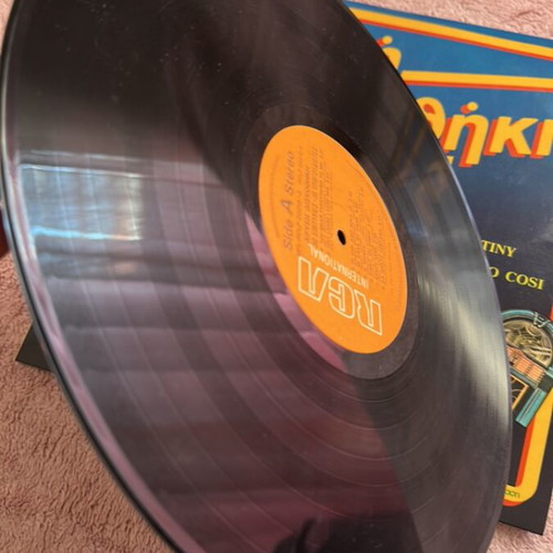 Golden Diskotheque 1981 vinyl record used, 30 international hits