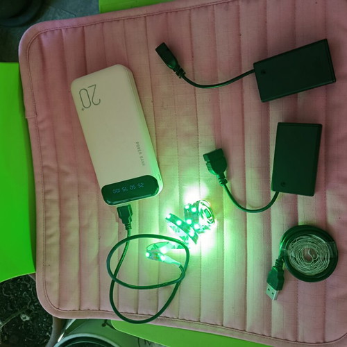Led strips green color 1 meter, like new, pack of 2 with usb and batteries