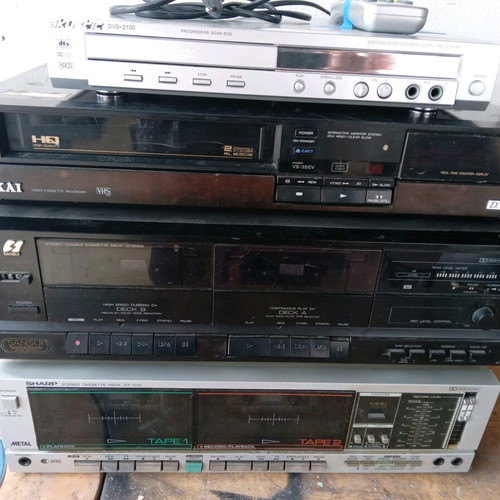 Double cassette deck used with Akai video, CD and 20 videotapes