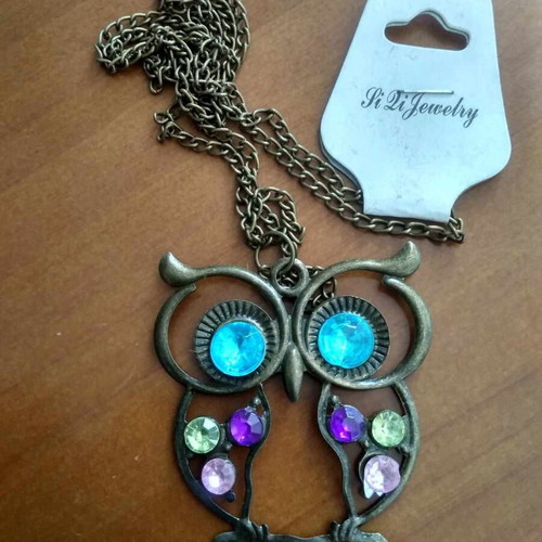 Metal pendant with stones new