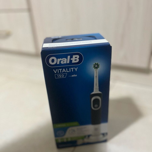Oral-B Vitality 150 Cross Action electric toothbrush with timer black new