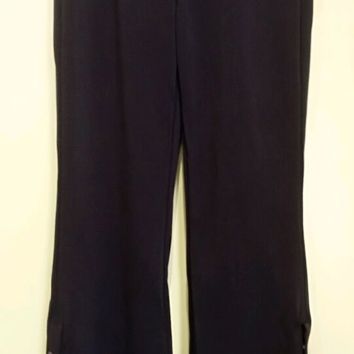 Black pants like new with buttons at the hem