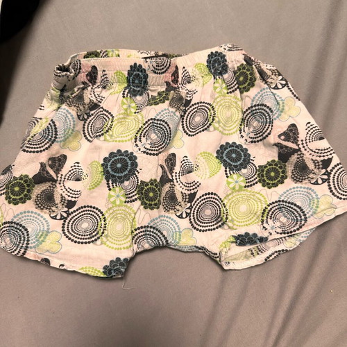 Girls' shorts like new, 6-9 months