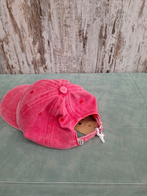 Victoria red stonewashed cotton hat with adjustable back, new