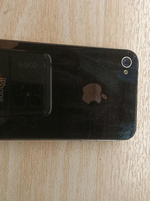 iPhone 4s used, mainly for spare parts with broken screen