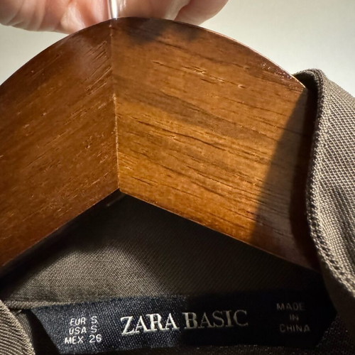Zara jacket green like new, thin for autumn and spring