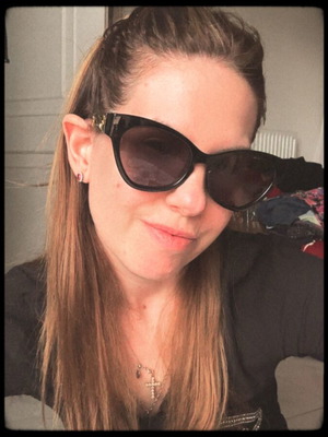 Le Specs Luxe Raffine Panthere butterfly sunglasses like new, black and gold