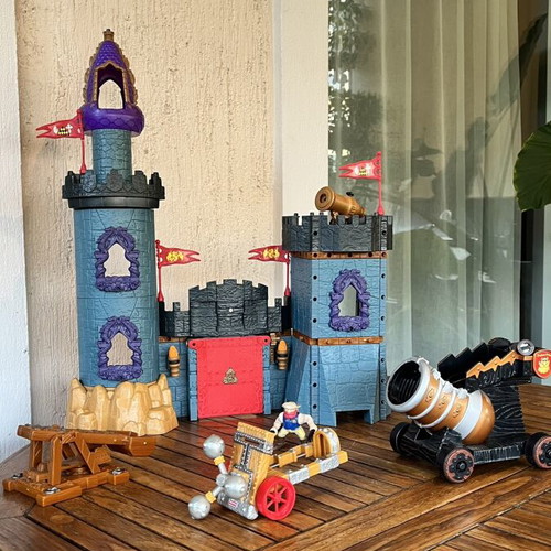 Fisher-Price Imaginext Battle Castle 78333 with extras