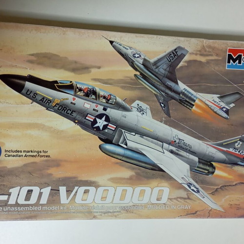 F-101 Voodoo model kit 1:48 by Monogram
