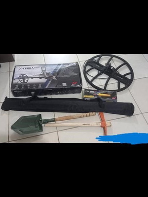 Minelab X-terra Elite gold detector set with accessories