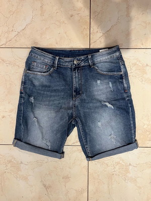 Denim shorts new, size 34/48 (M), with rips