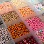 Bead case like new with colorful beads