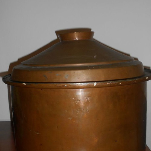 bronze pot over 11 liters, from 1936.