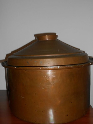 bronze pot over 11 liters, from 1936.