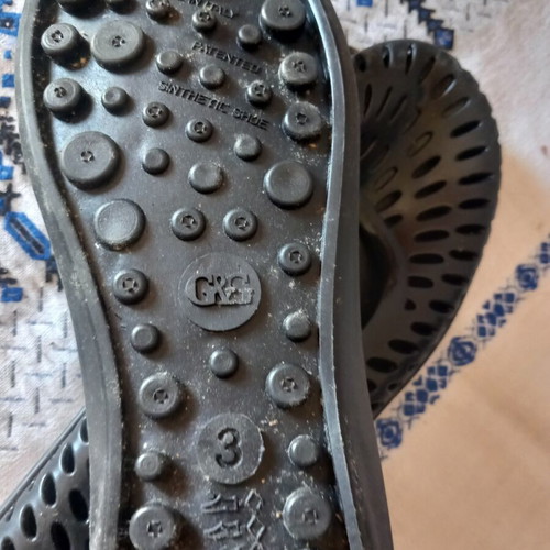 G&G beach shoes size 36, black plastic