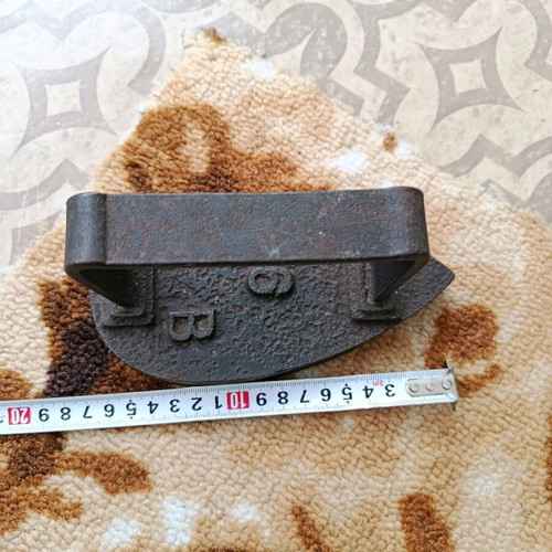 Old cast iron iron used