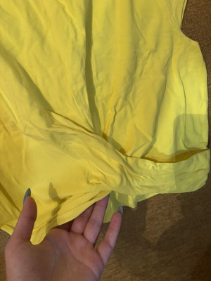 Yellow top size M like new