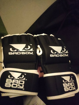 Γάντια MMA Bad Boy σαν καινούργια