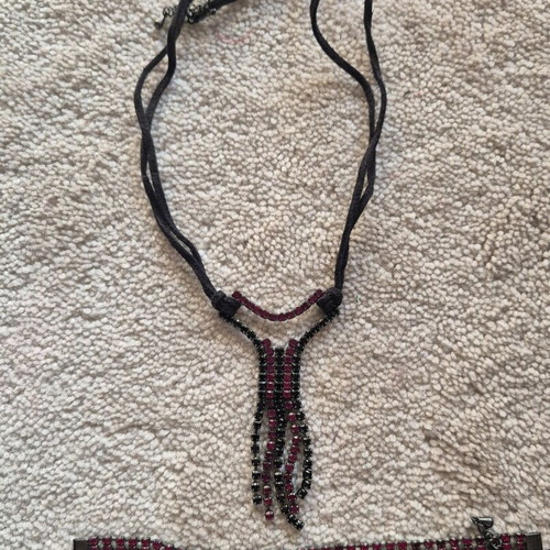 Faux necklace and bracelet set like new, unused