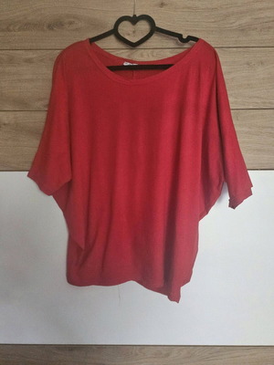 Summer T-shirt like new, red, size M, batwing sleeves